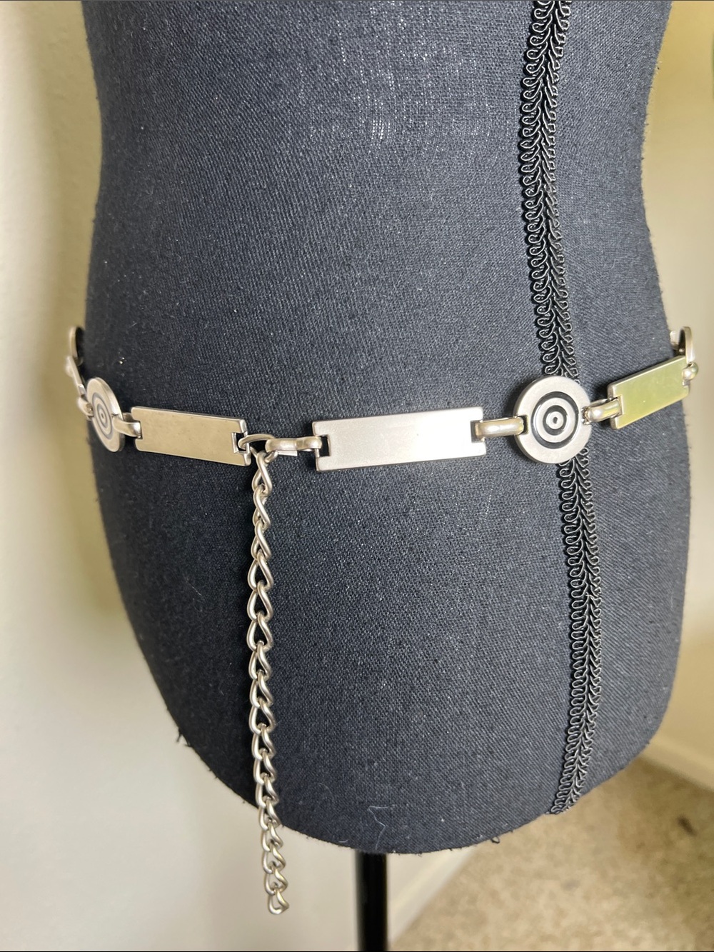 ESCADA Women’s Matted Silver Tone Contempo Bar Target Chain Link Belt